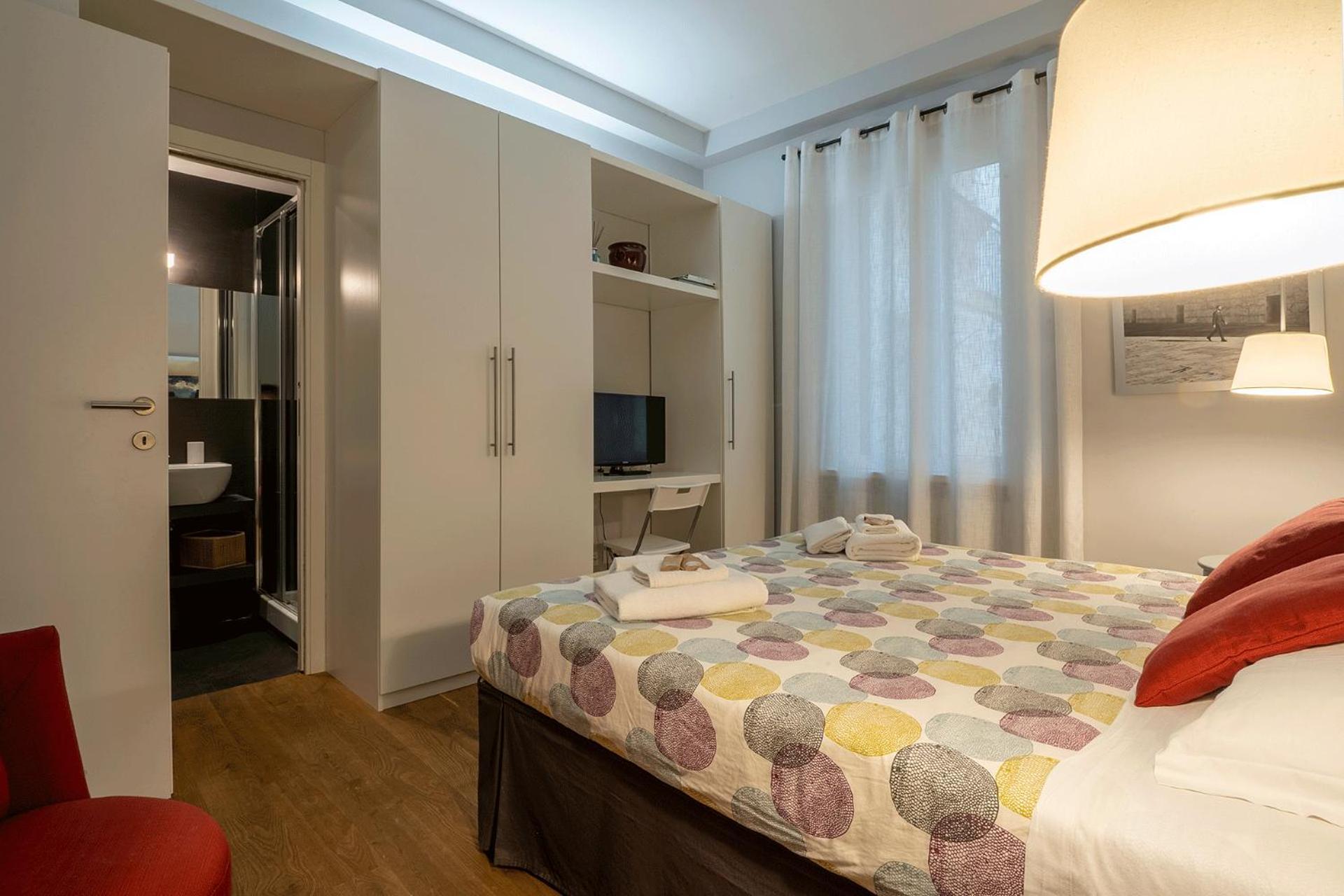 Fotofever Apt, Two Bedrooms With Air Conditioned In Elegant Shopping Area, Close To Vatican City — Photos 2