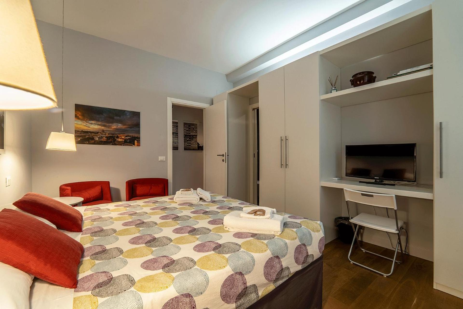 Fotofever Apt, Two Bedrooms With Air Conditioned In Elegant Shopping Area, Close To Vatican City — Photos 3